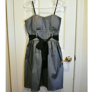 Snap Metallic Heather Gray & Silver Tie Waist Sweetheart Neckline Party Dress
